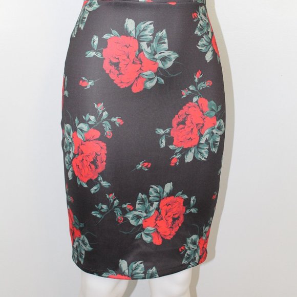 Charlotte Russe Off-The-Shoulder Rose Dress - Picture 3 of 10